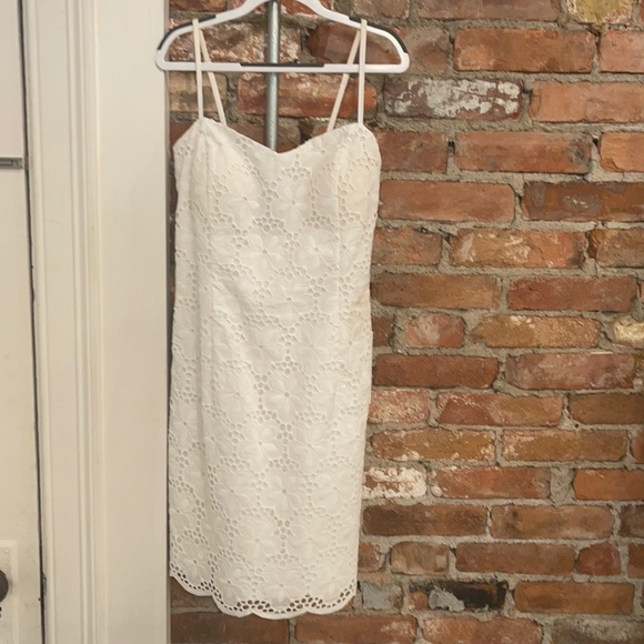 Lilly Pulitzer Dresses & Skirts - Lilly Pulitzer size 2 white eyelet dress perfect Graduation dress